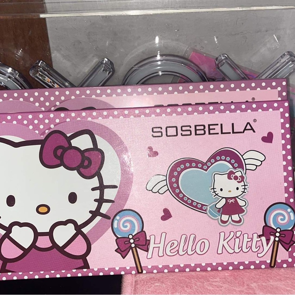 Hello kitty eyeshadow